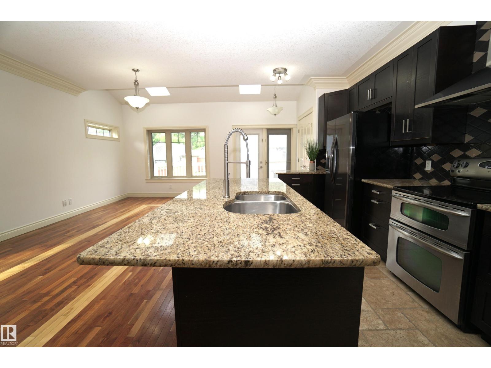 10224 90 ST NW - 4