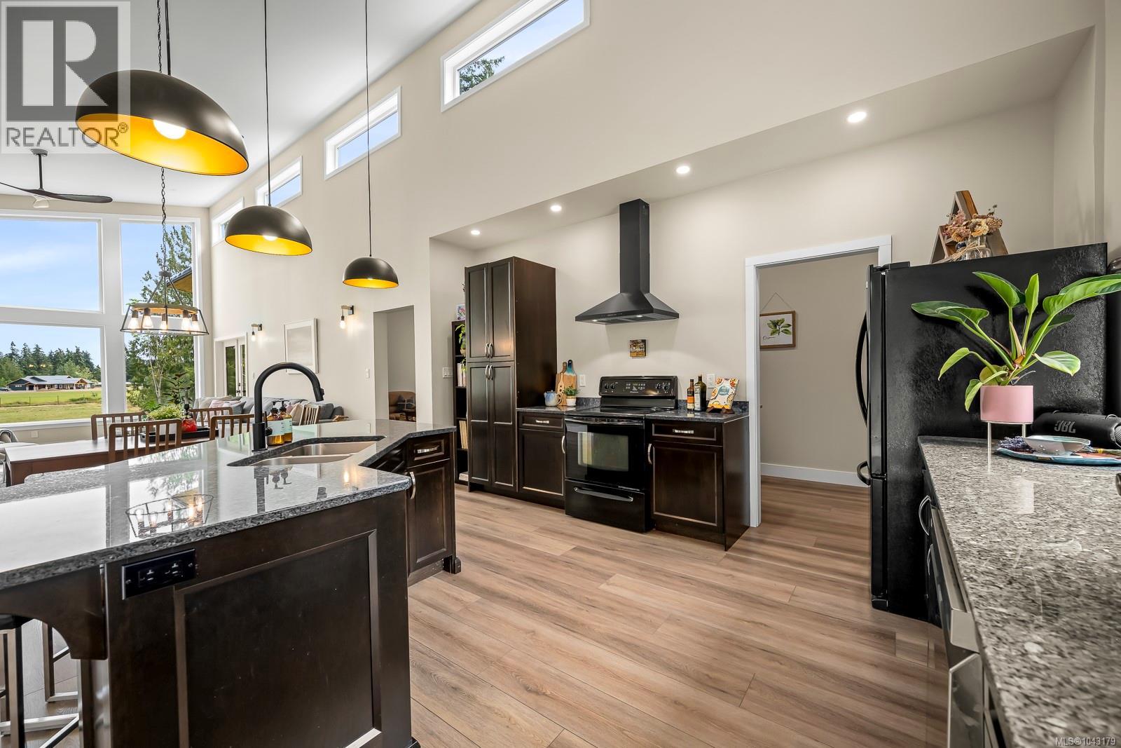 4180 Arnett Rd, Courtenay