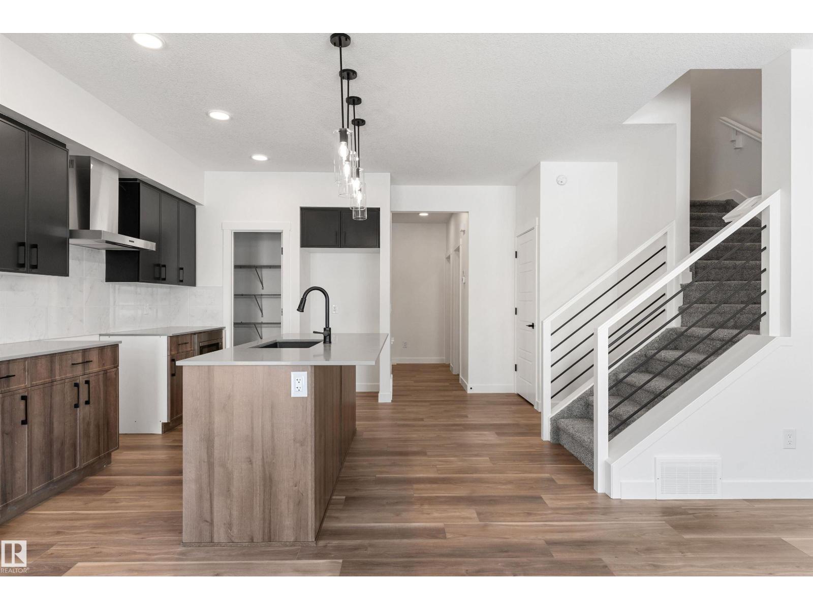 2804 190 ST NW - 10