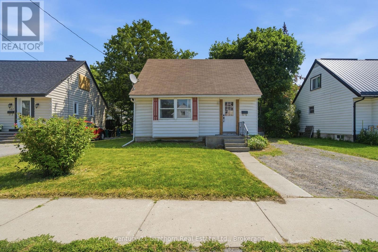 105 HUMEWOOD DRIVE - 2