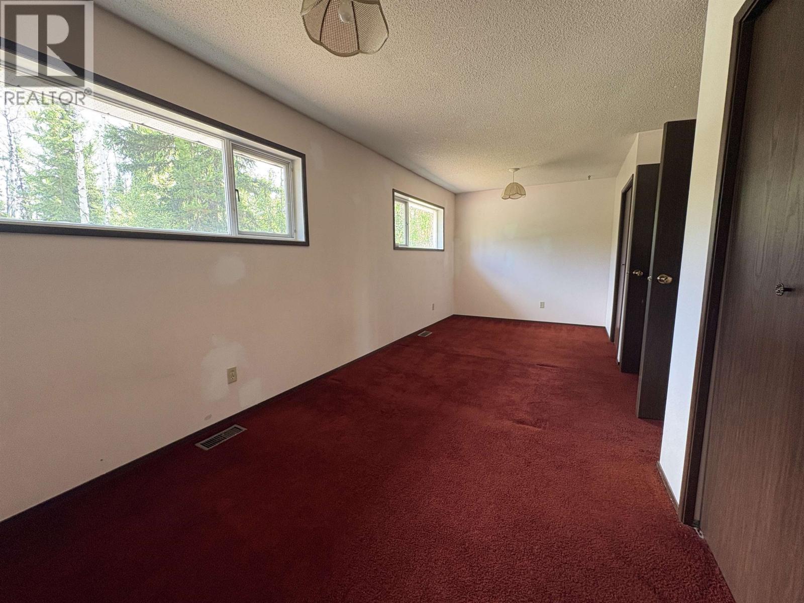 Photo 8 of 25 — 10640 MAURAEN DRIVE · Prince George, BC