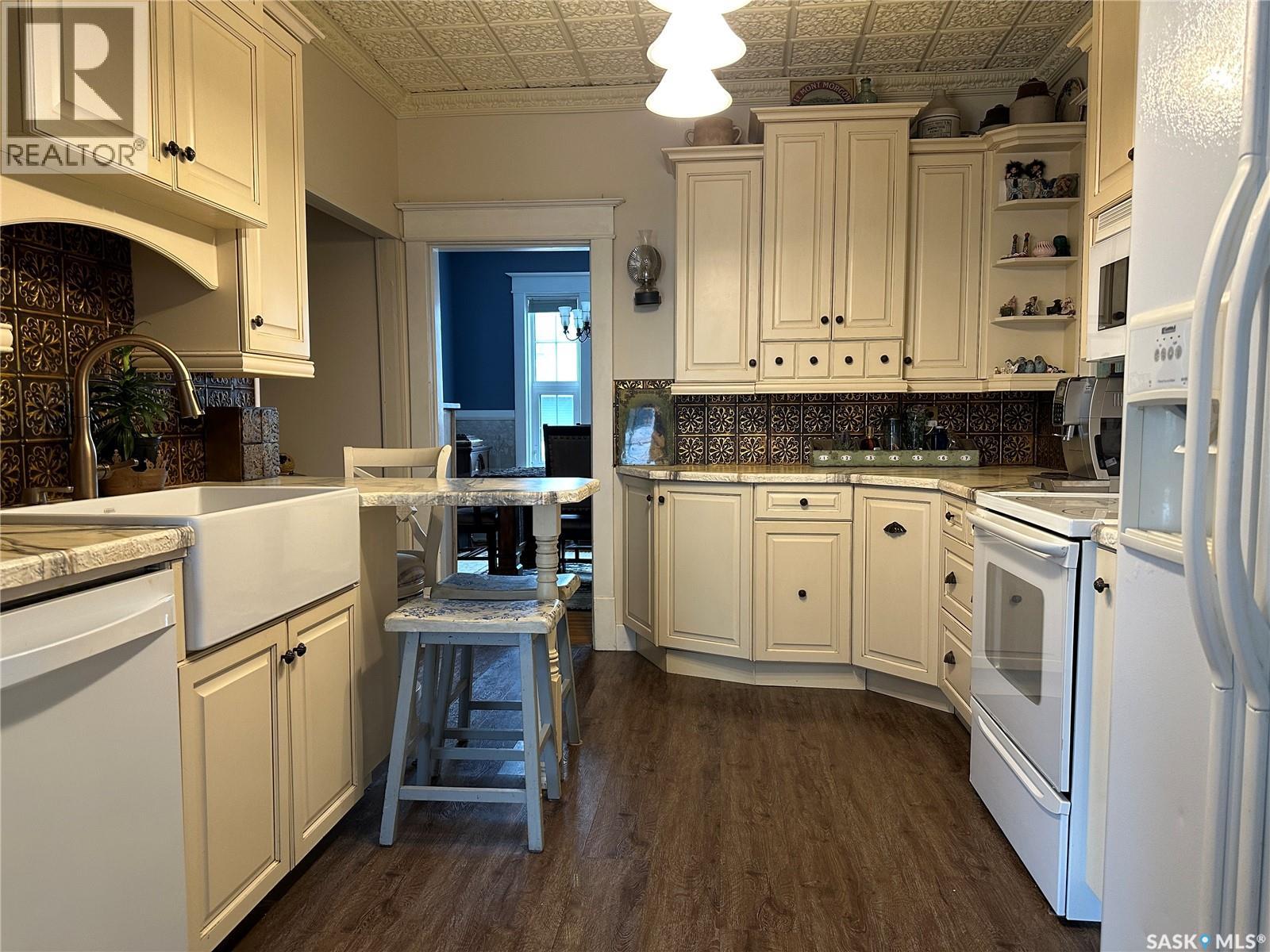 503 Bison AVENUE - 10