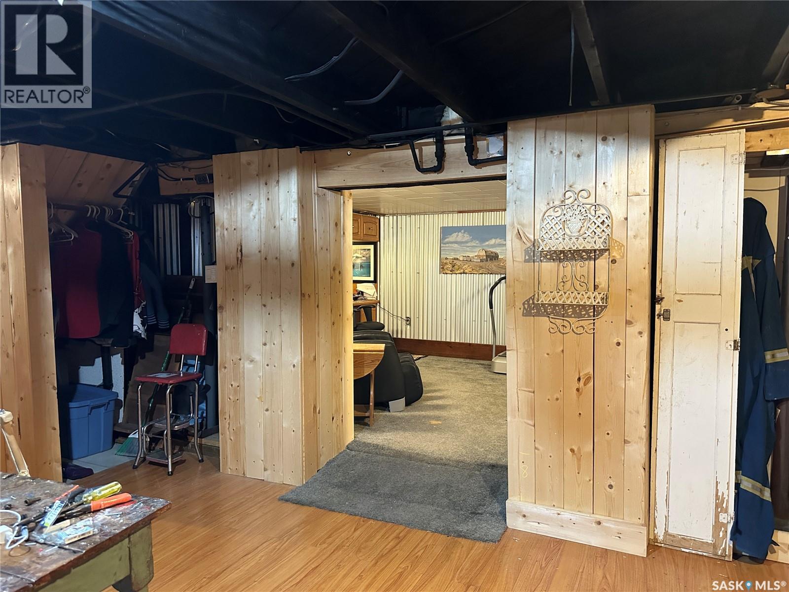 503 Bison AVENUE - 36