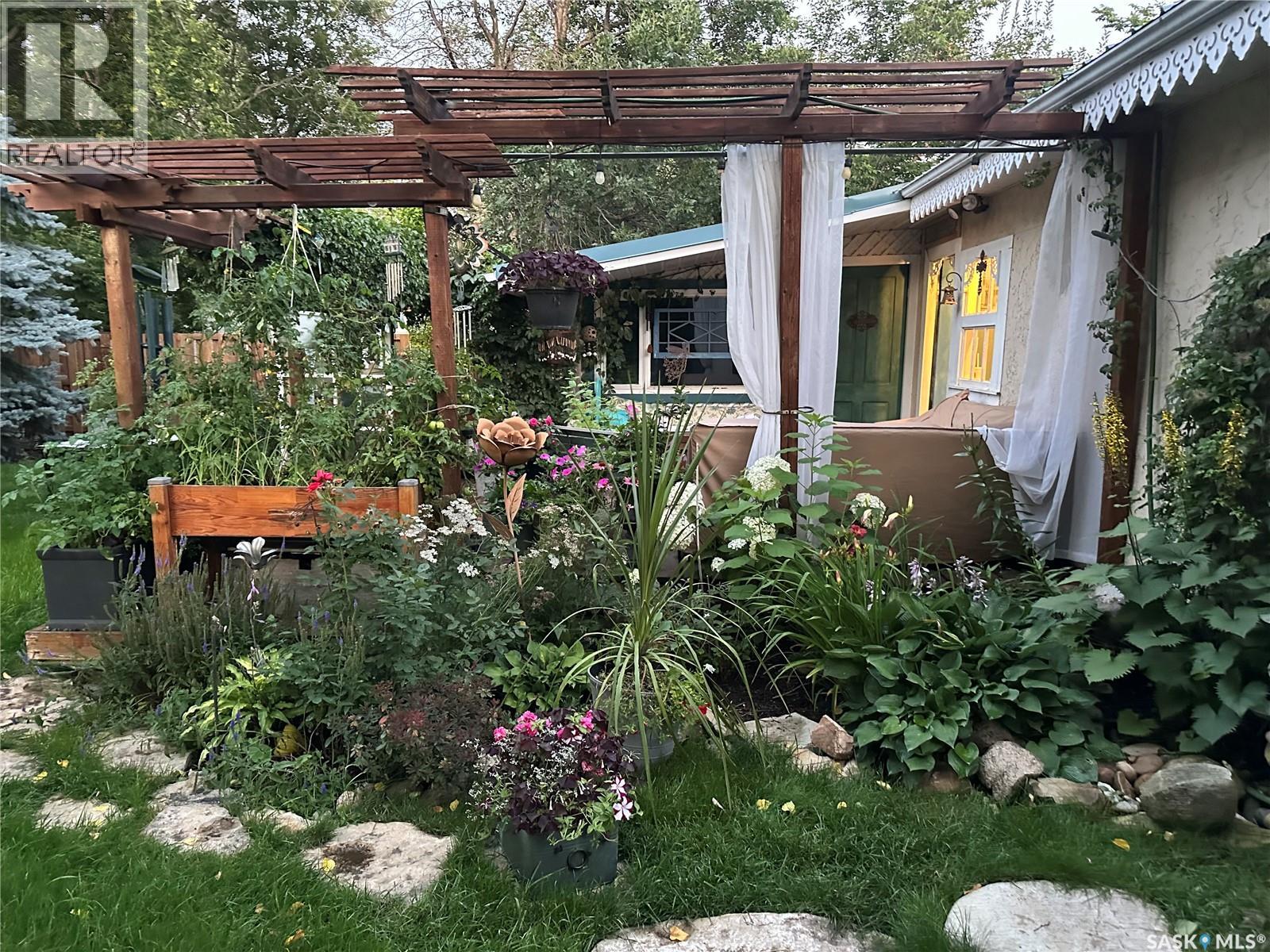 503 Bison AVENUE - 48