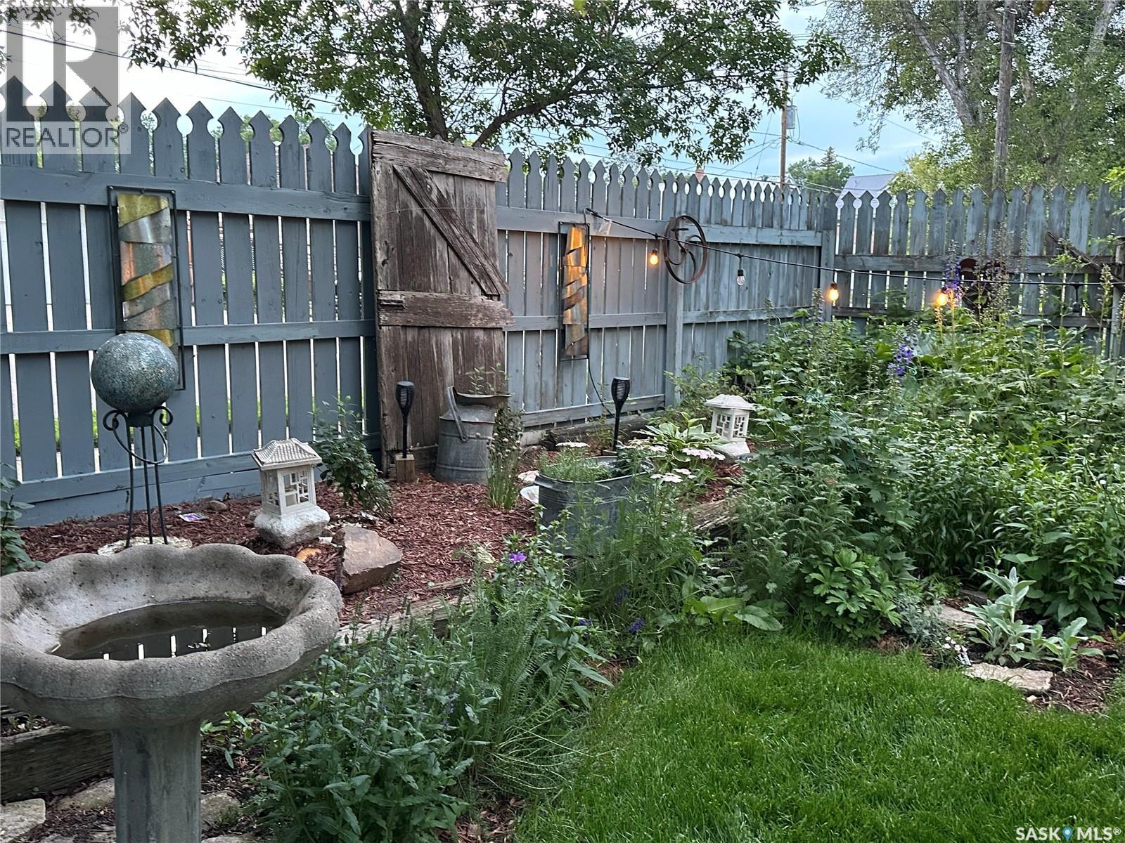 503 Bison AVENUE - 42