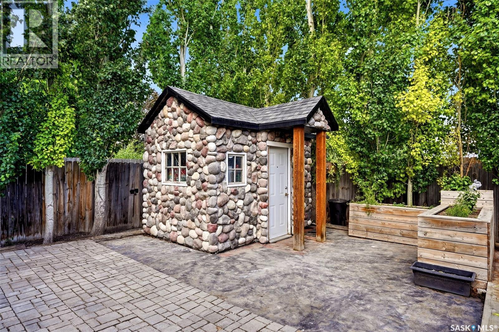 1011 Otterloo STREET - 20