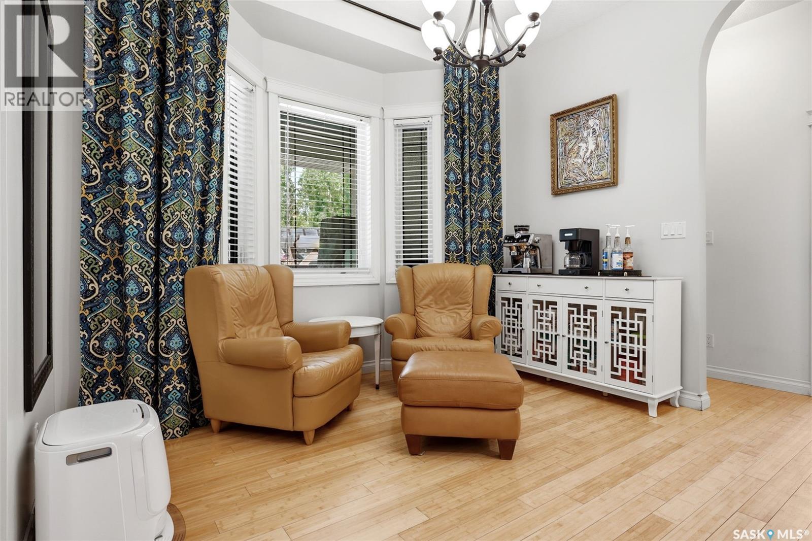 1011 Otterloo STREET - 32