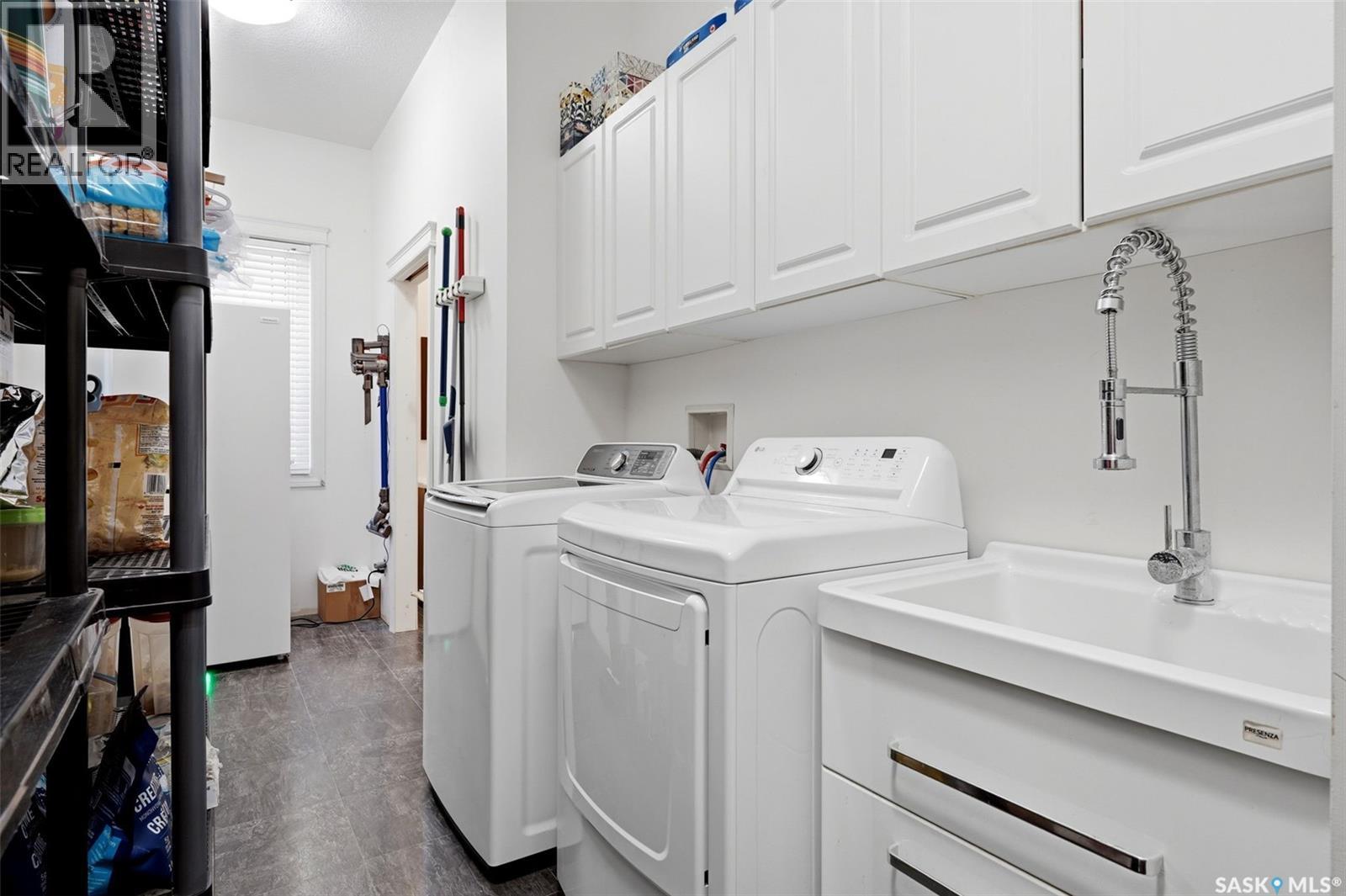 1011 Otterloo STREET - 57