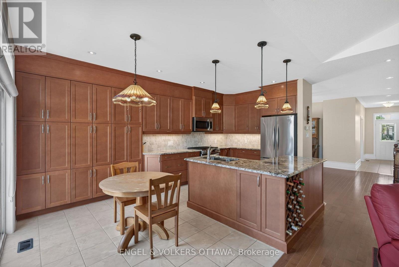 106 EQUINELLE DRIVE - Image 13