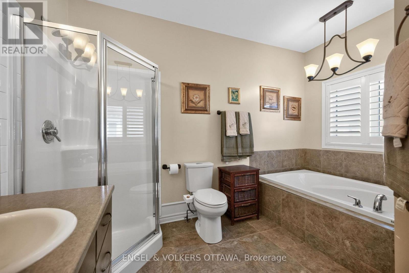 106 EQUINELLE DRIVE - Image 20