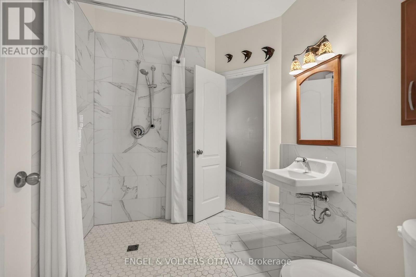 106 EQUINELLE DRIVE - Image 23