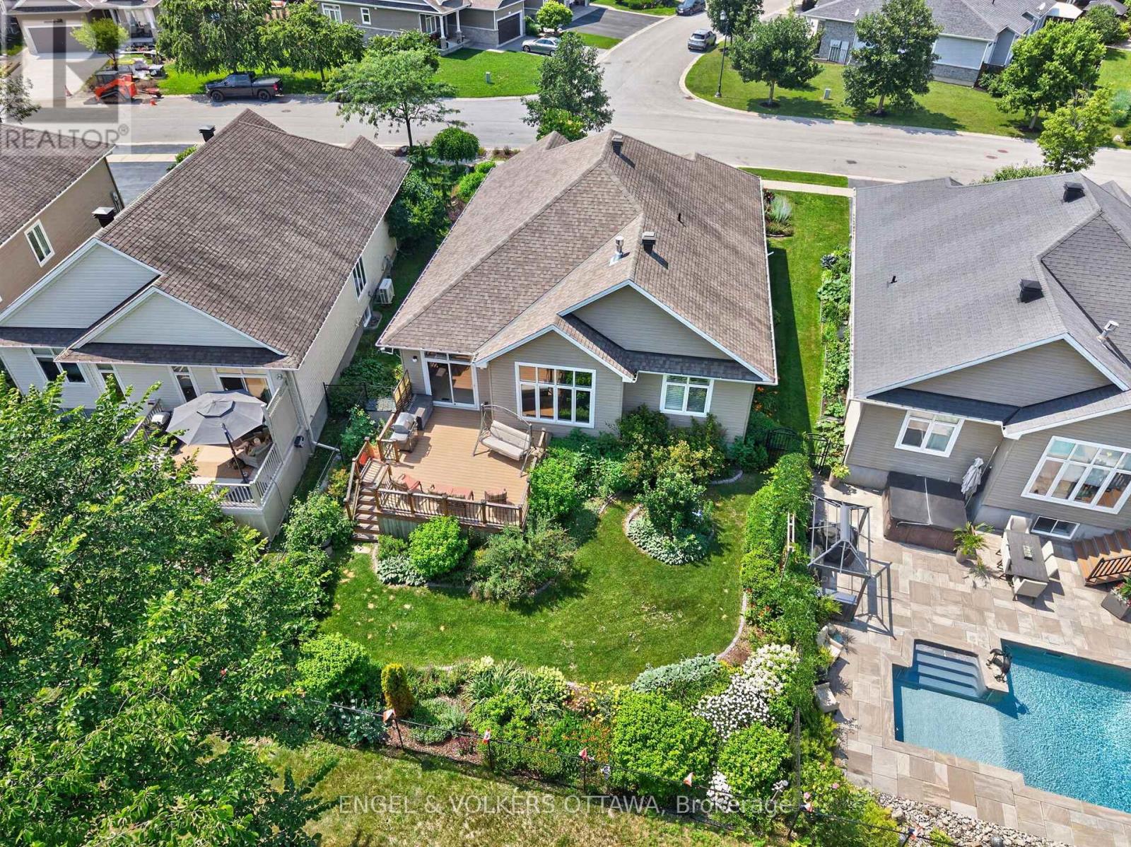106 EQUINELLE DRIVE - Image 36