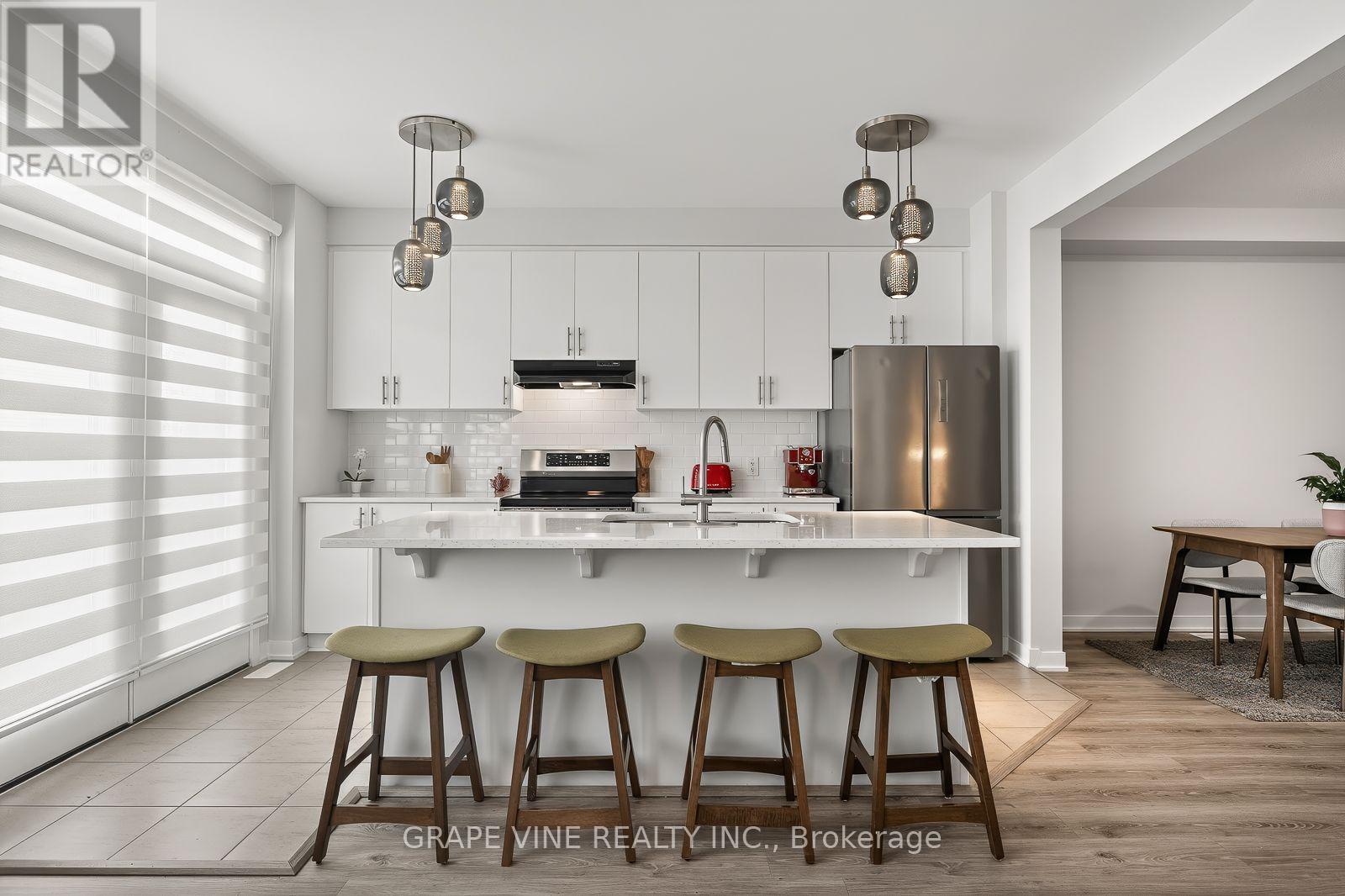 225 BILLRIAN CRESCENT - 12