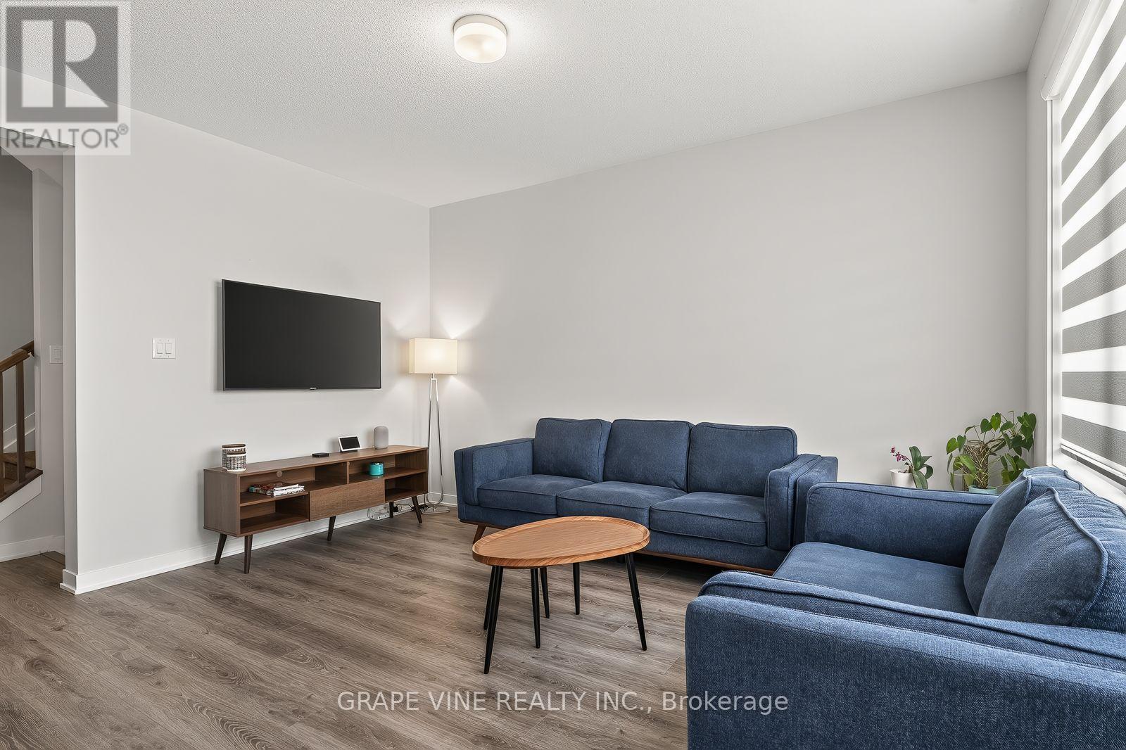 225 BILLRIAN CRESCENT - 15