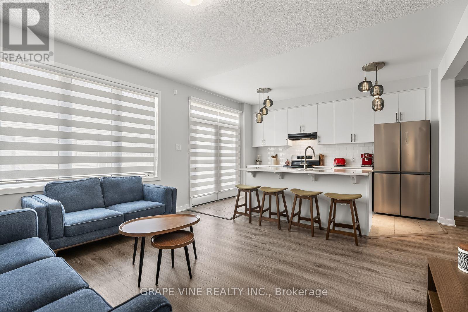 225 BILLRIAN CRESCENT - 16