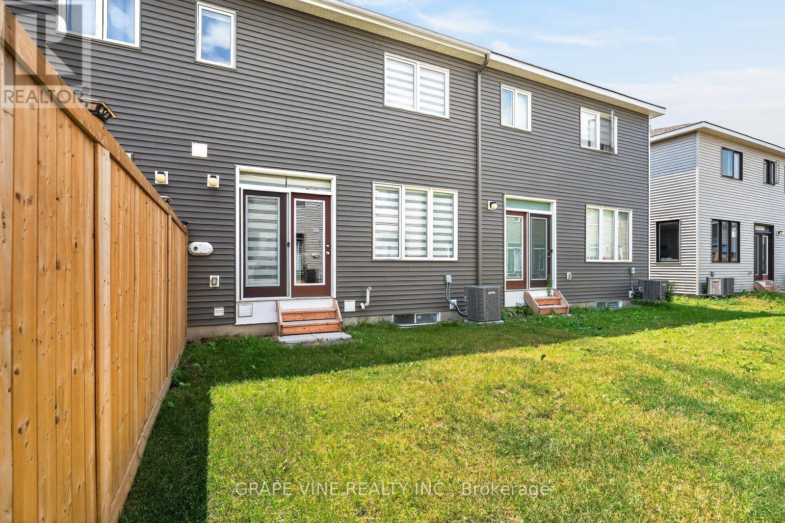 225 BILLRIAN CRESCENT - 31