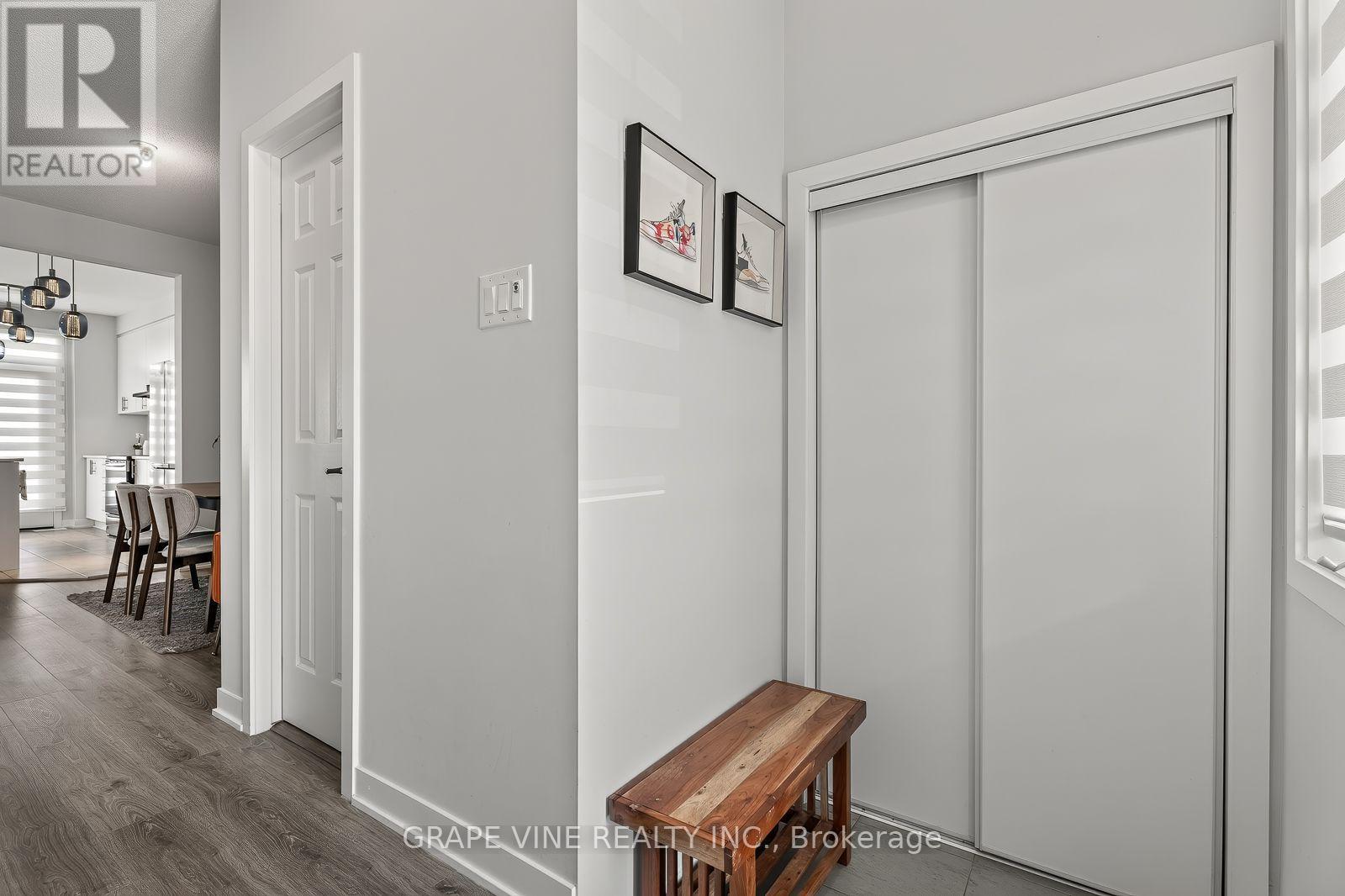 225 BILLRIAN CRESCENT - 4