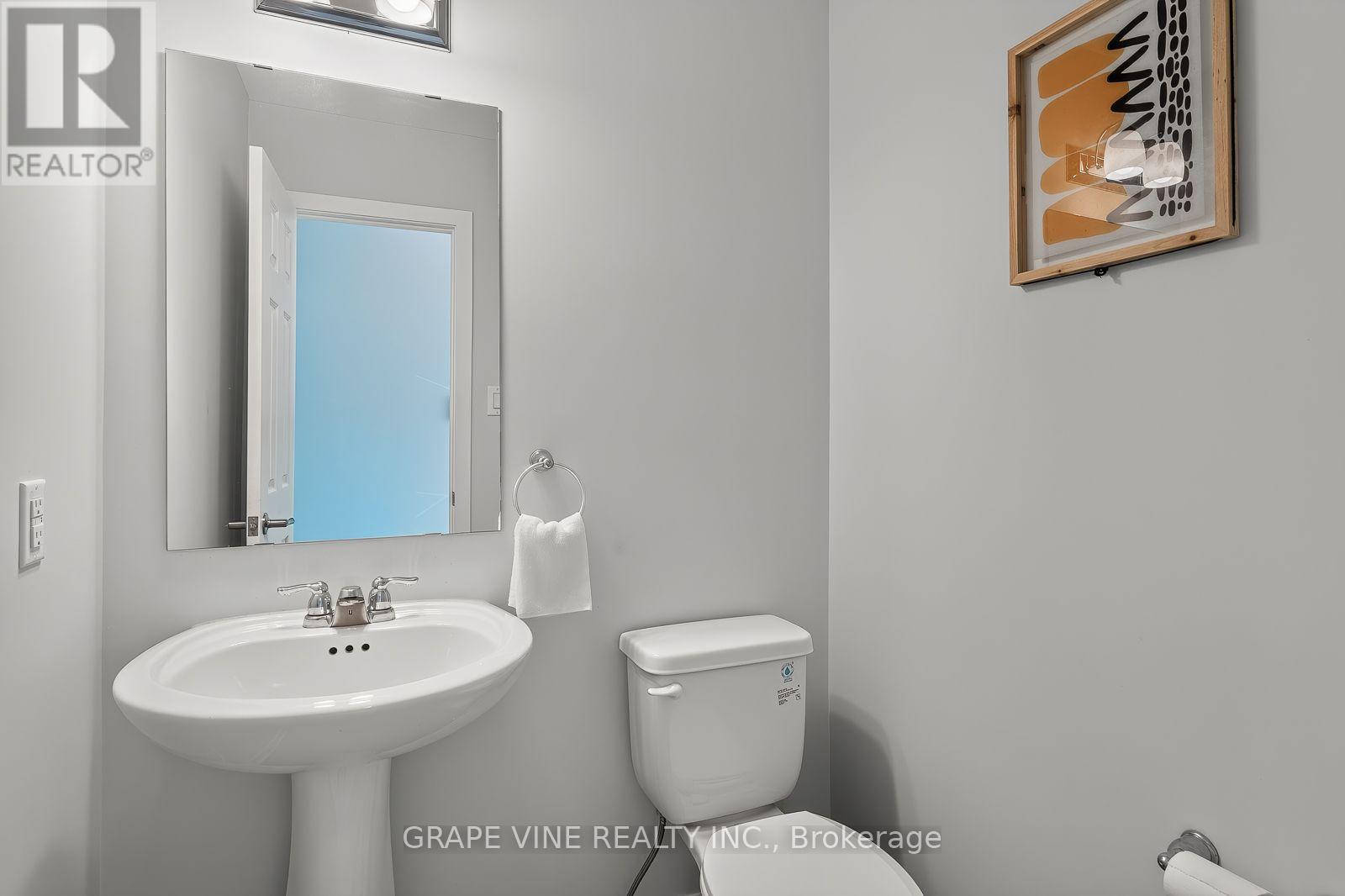225 BILLRIAN CRESCENT - 5