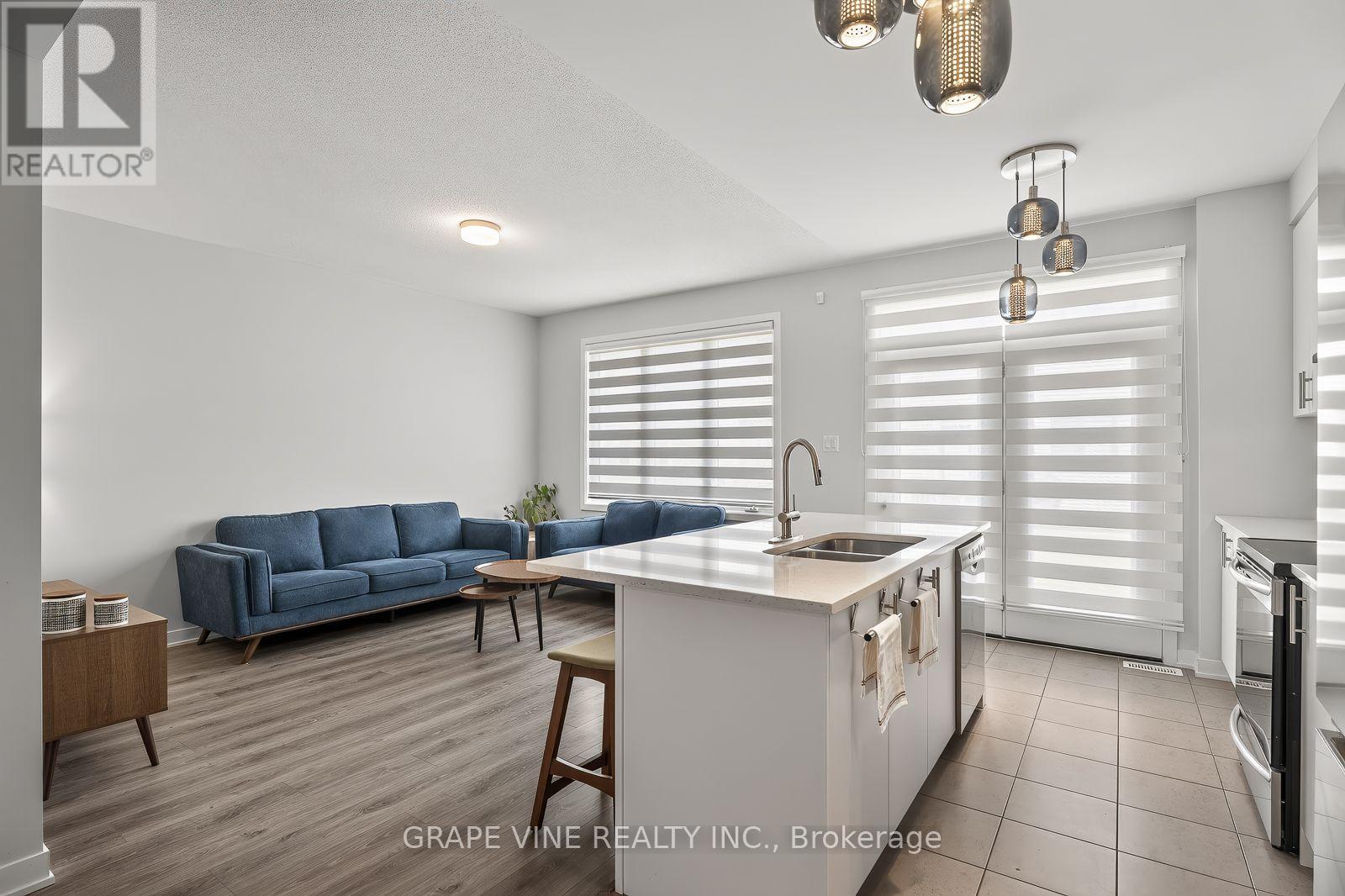 225 BILLRIAN CRESCENT - 7