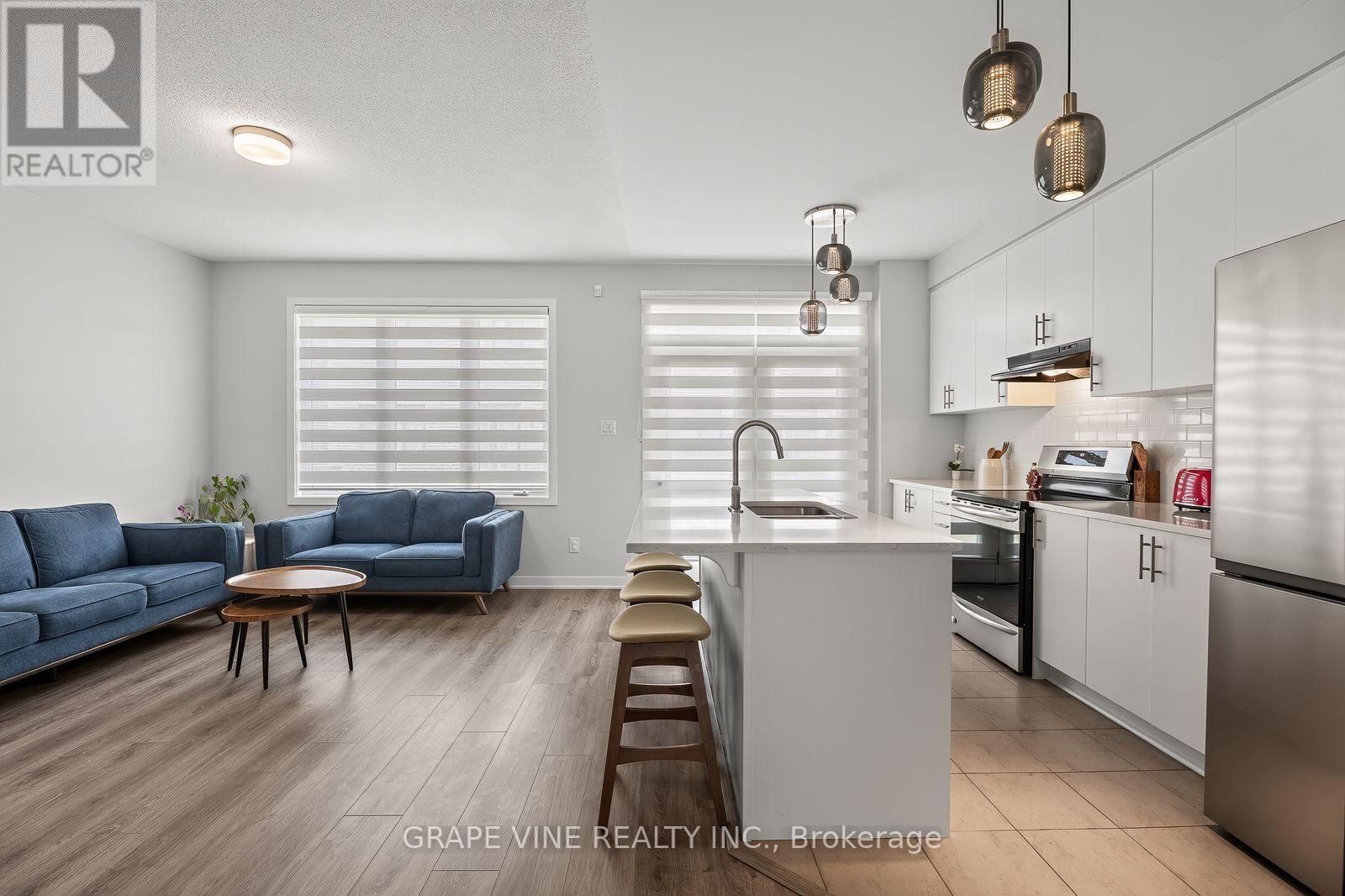 225 BILLRIAN CRESCENT - 8