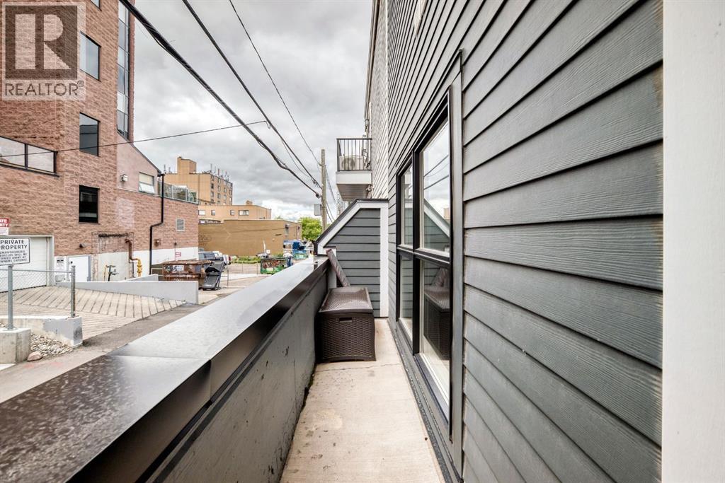 #27 605 15 Avenue SW - 35