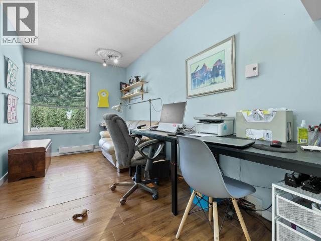 1347 BURFIELD Drive - 26