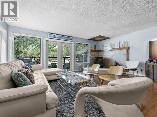 1347 BURFIELD Drive - 6