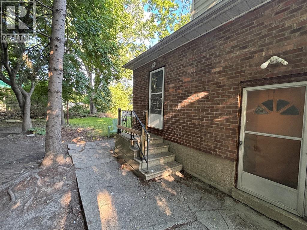 292 Christina STREET South - 12