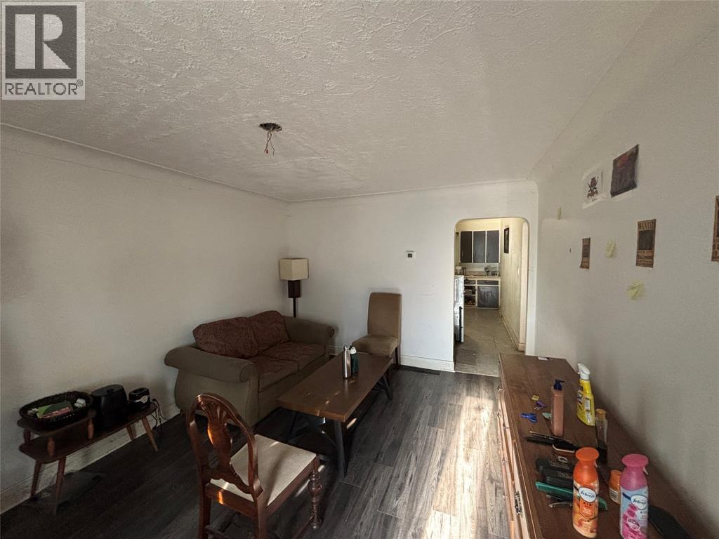 292 Christina STREET South - 3