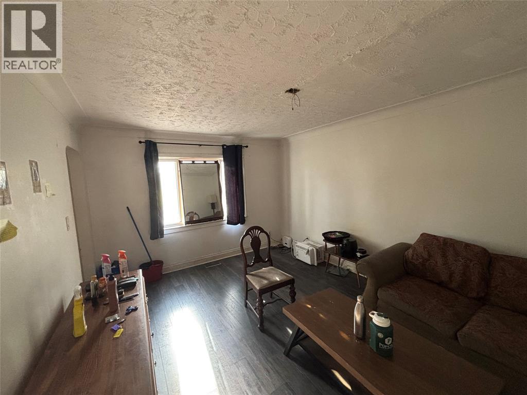292 Christina STREET South - 4