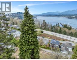 7235 Bayview Drive, Burnaby, BC V5A4T3 Photo 15