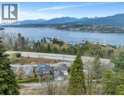 7235 Bayview Drive, Burnaby, BC V5A4T3 Photo 16