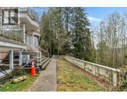 7235 Bayview Drive, Burnaby, BC V5A4T3 Photo 23