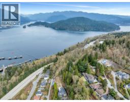 7356 Braeside Drive, Burnaby, BC V5A1G1 Photo 11