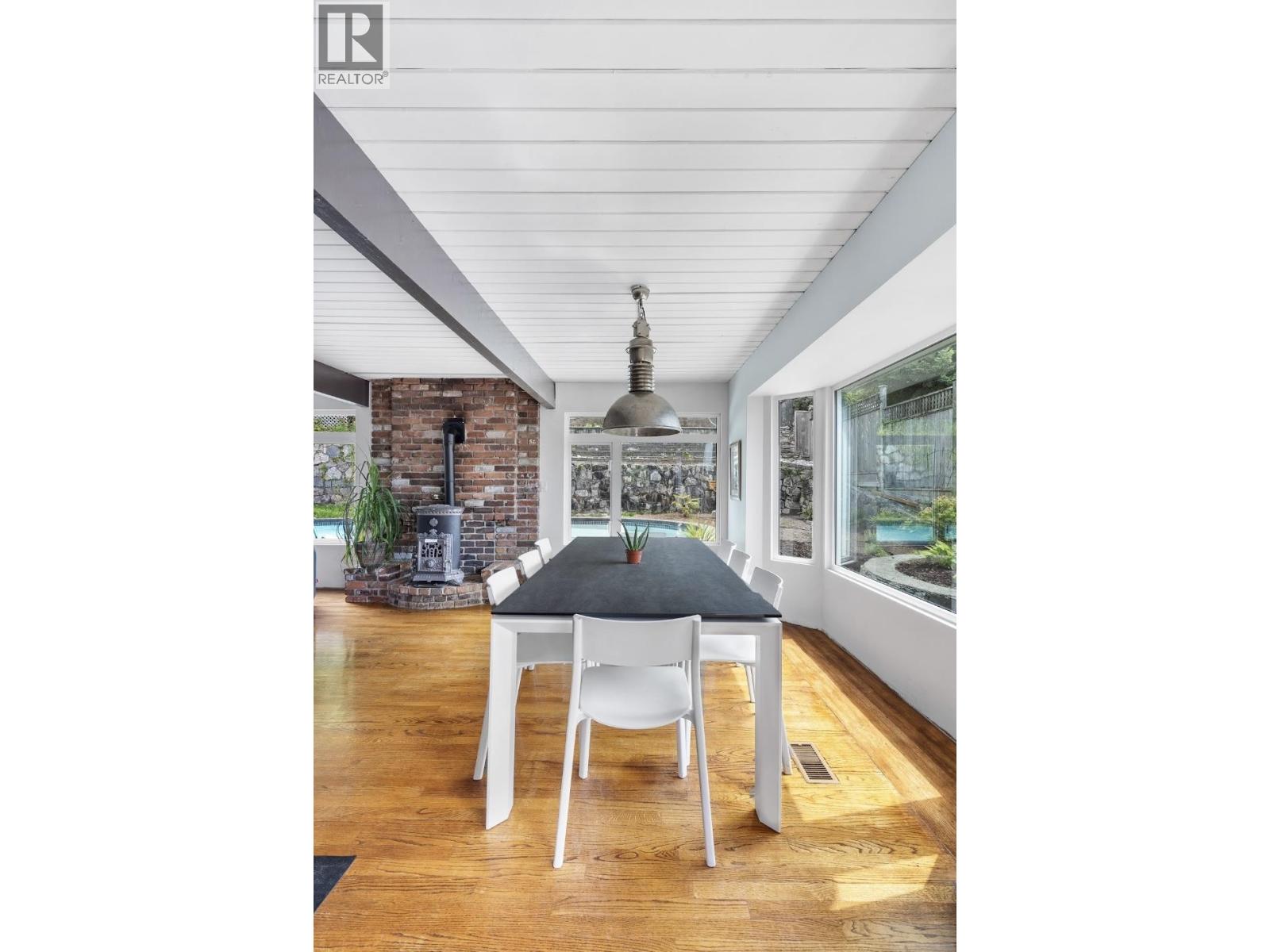 442 MONTERAY AVENUE, North Vancouver