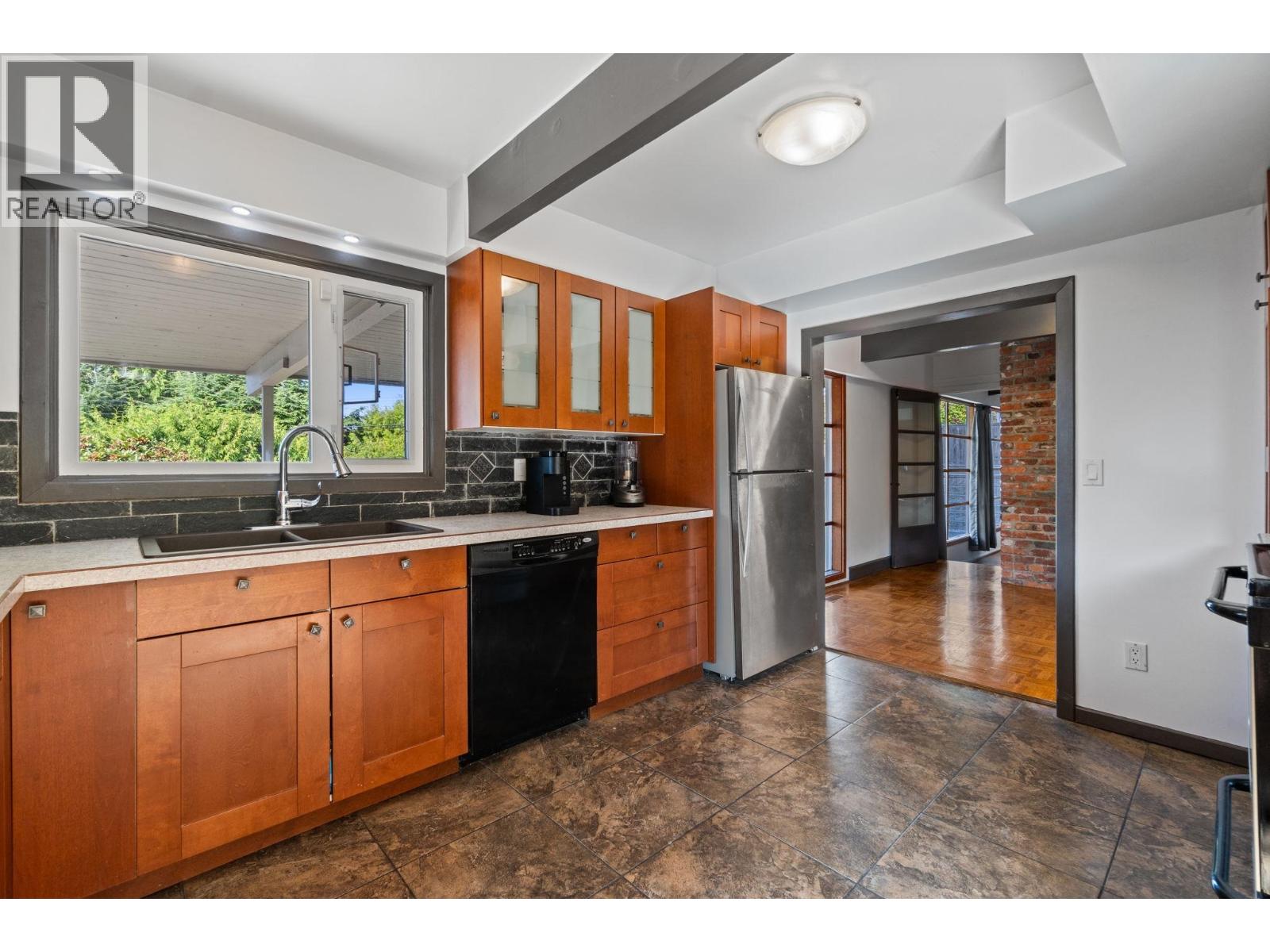 442 MONTERAY AVENUE, North Vancouver