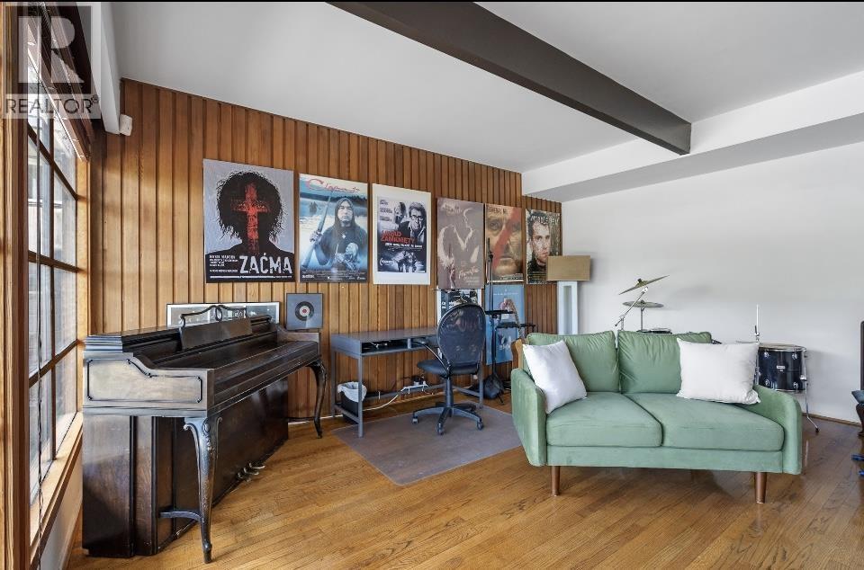 442 MONTERAY AVENUE, North Vancouver
