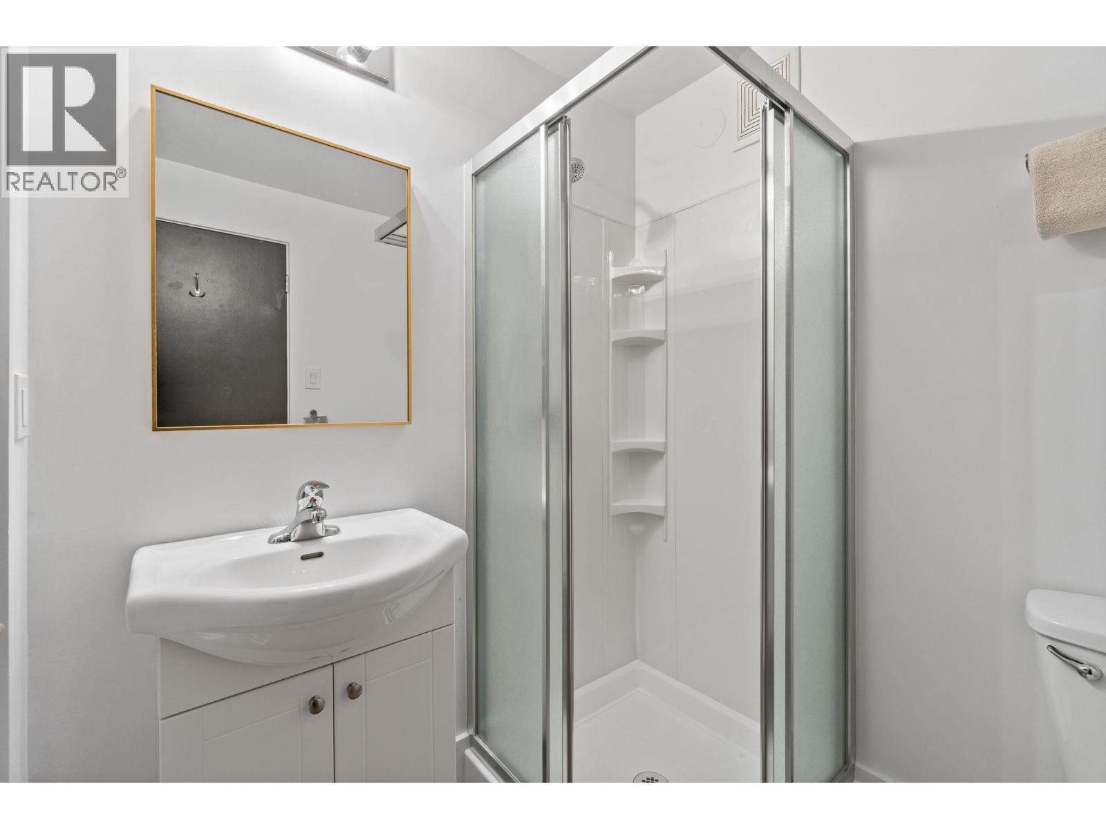 442 MONTERAY AVENUE, North Vancouver
