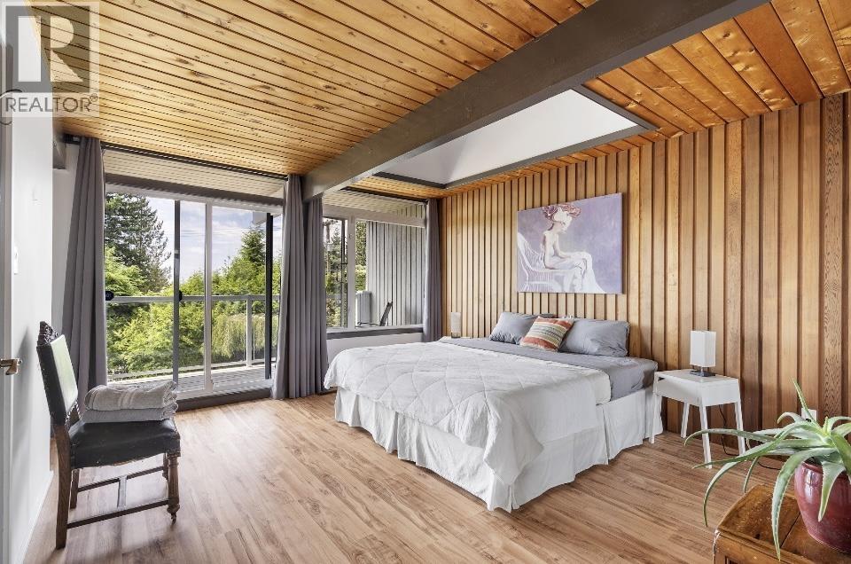 442 MONTERAY AVENUE, North Vancouver
