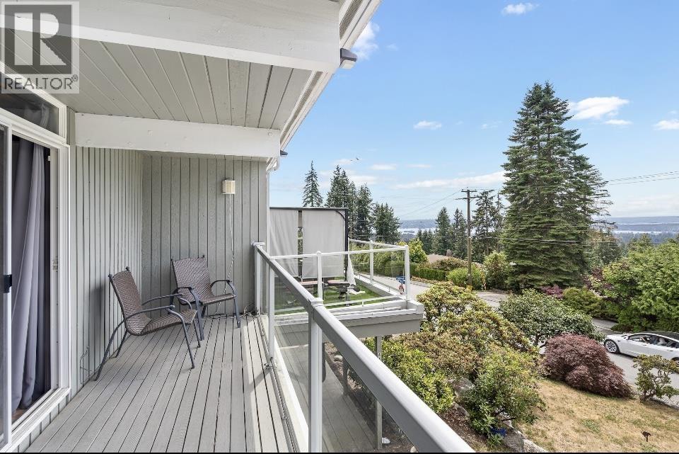 442 MONTERAY AVENUE, North Vancouver