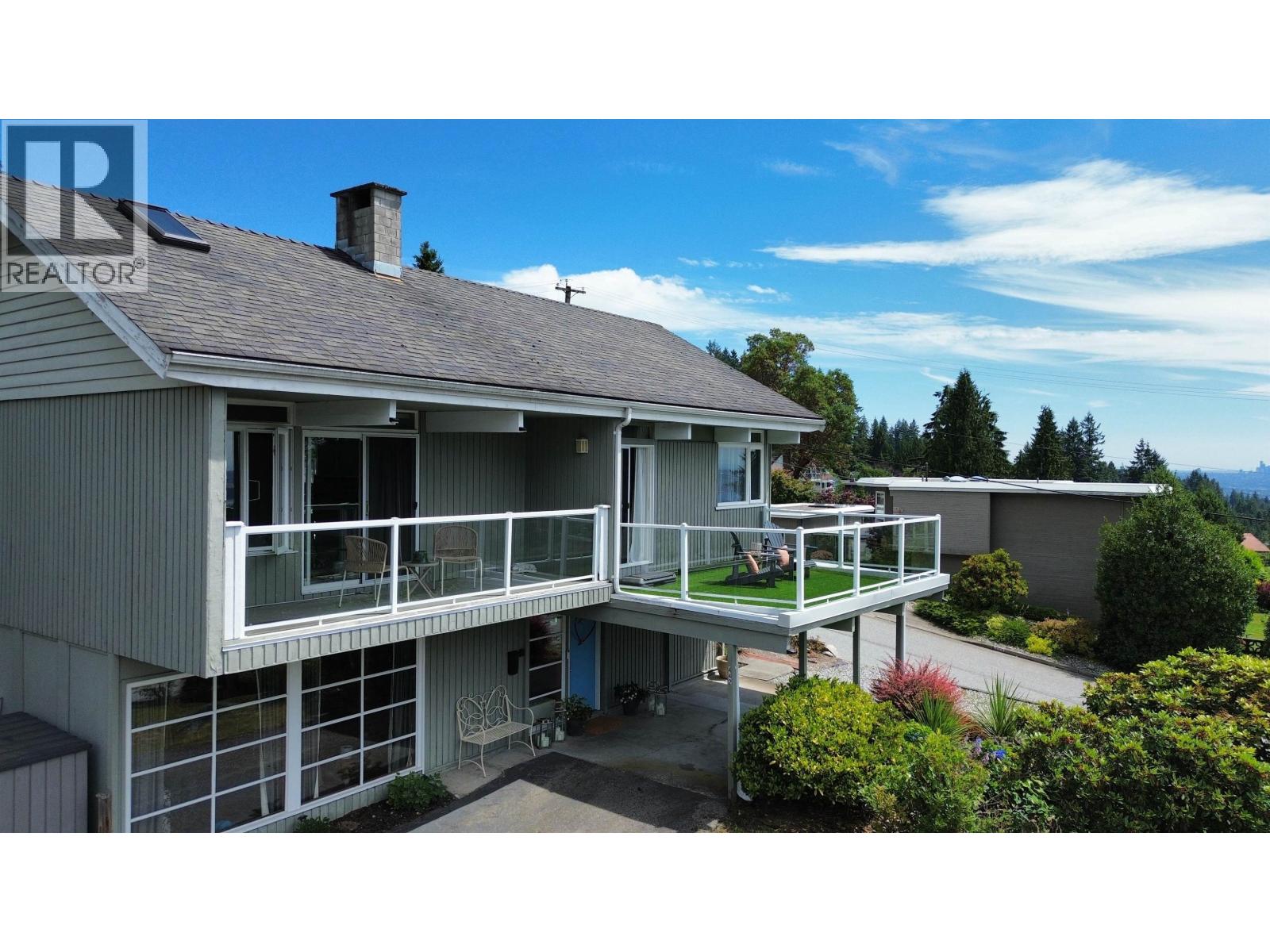 442 MONTERAY AVENUE, North Vancouver