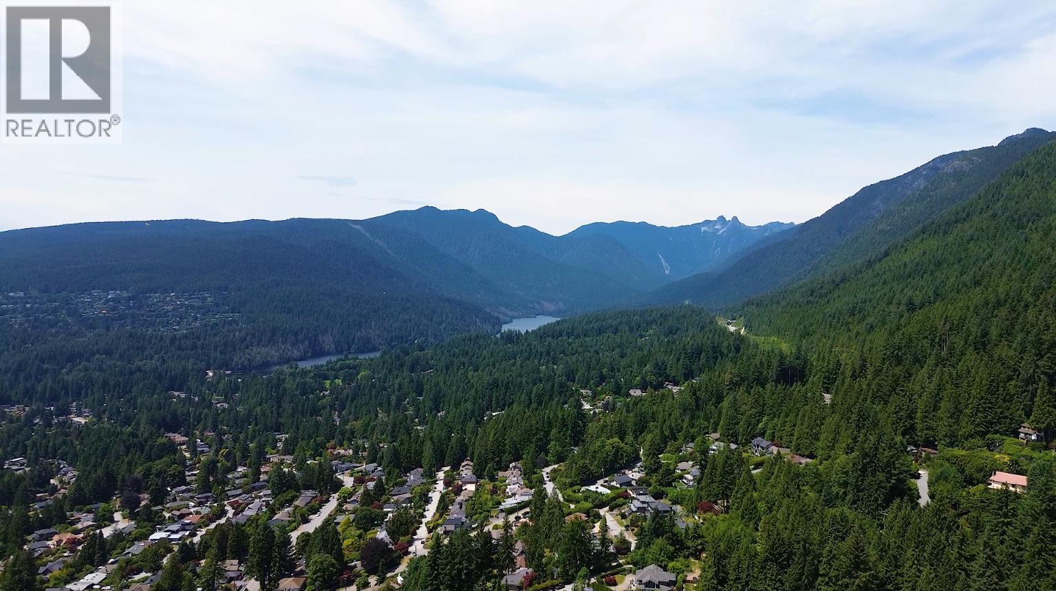 442 MONTERAY AVENUE, North Vancouver