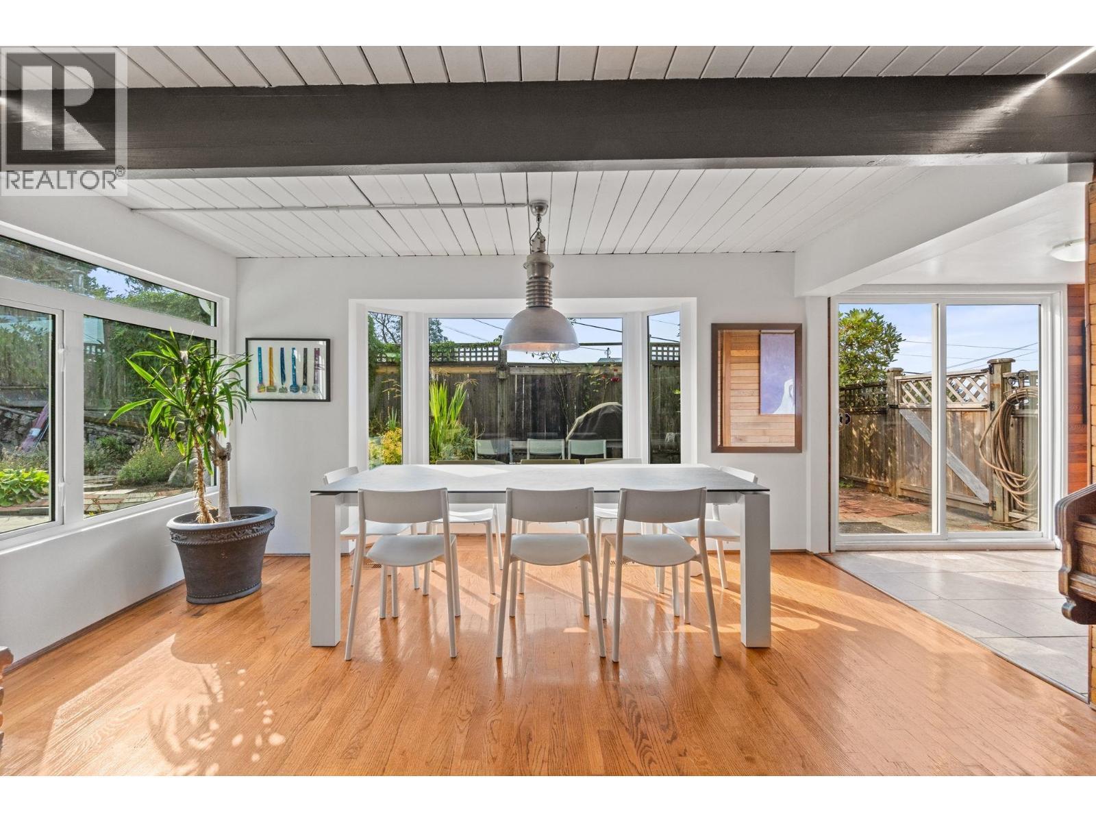 442 MONTERAY AVENUE, North Vancouver