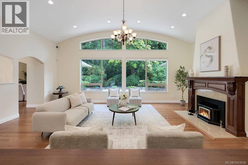  716 Cromarty Avenue, North Saanich