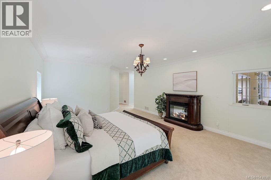  716 Cromarty Avenue, North Saanich