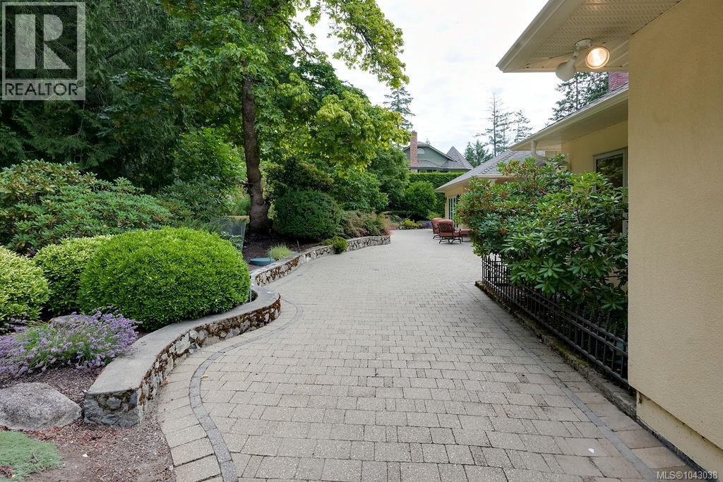  716 Cromarty Avenue, North Saanich