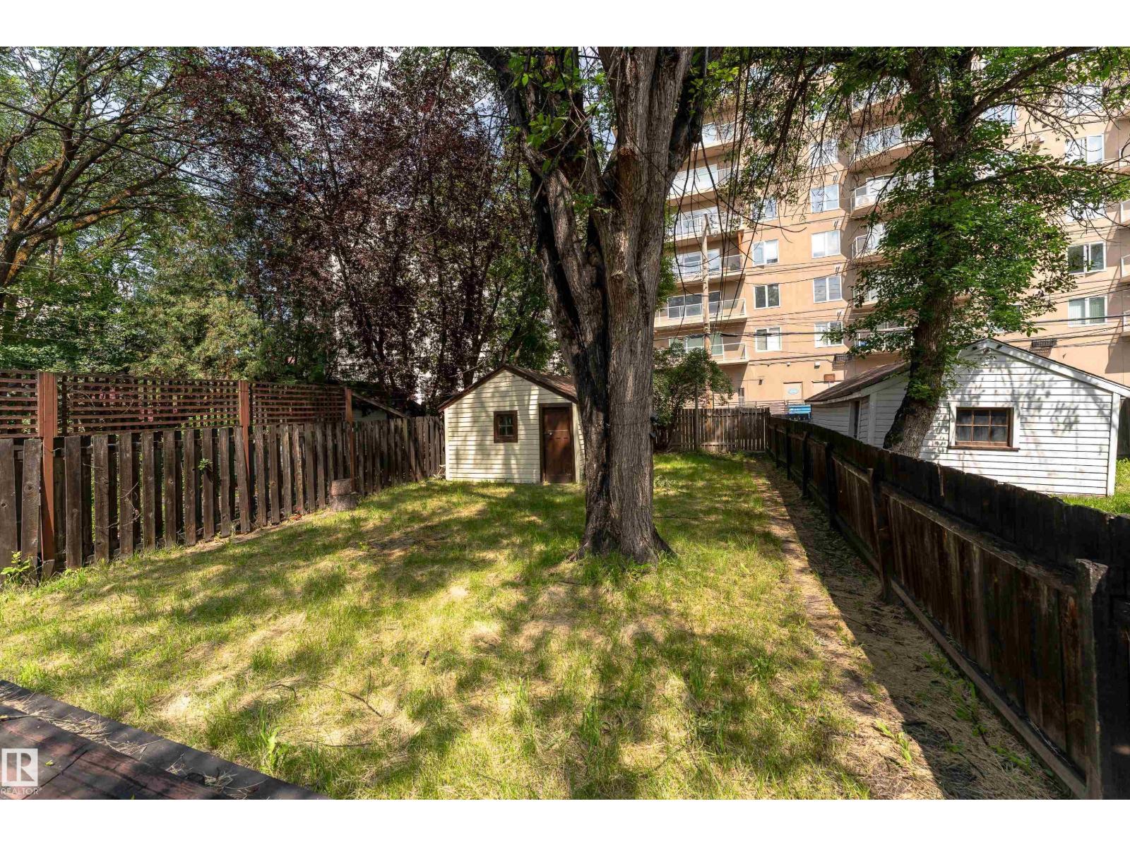 11112 81 AV NW - 33