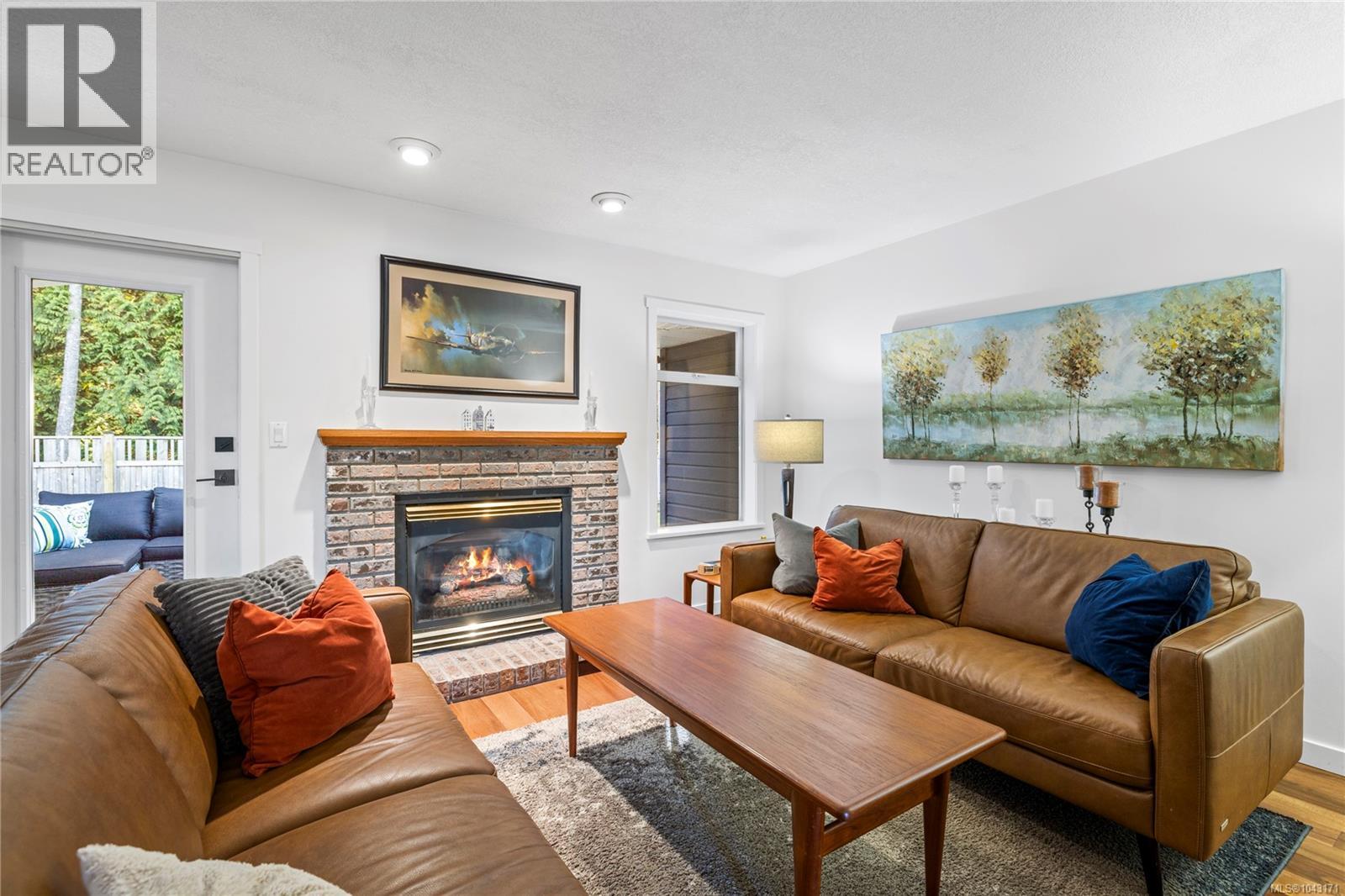 745 Redwood Dr - 5