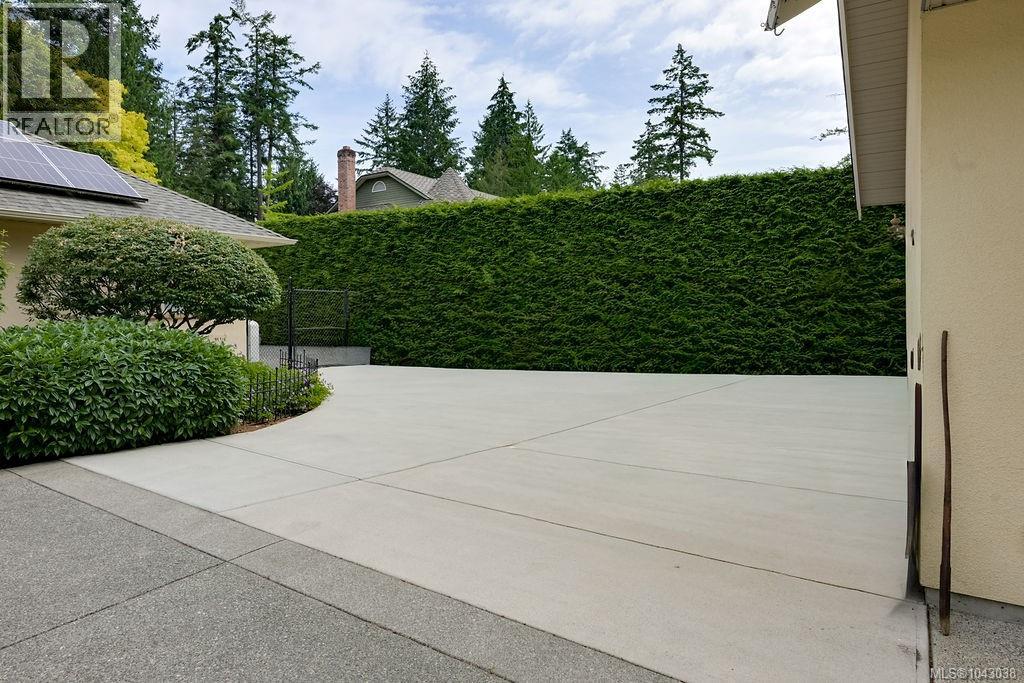  716 Cromarty Avenue, North Saanich