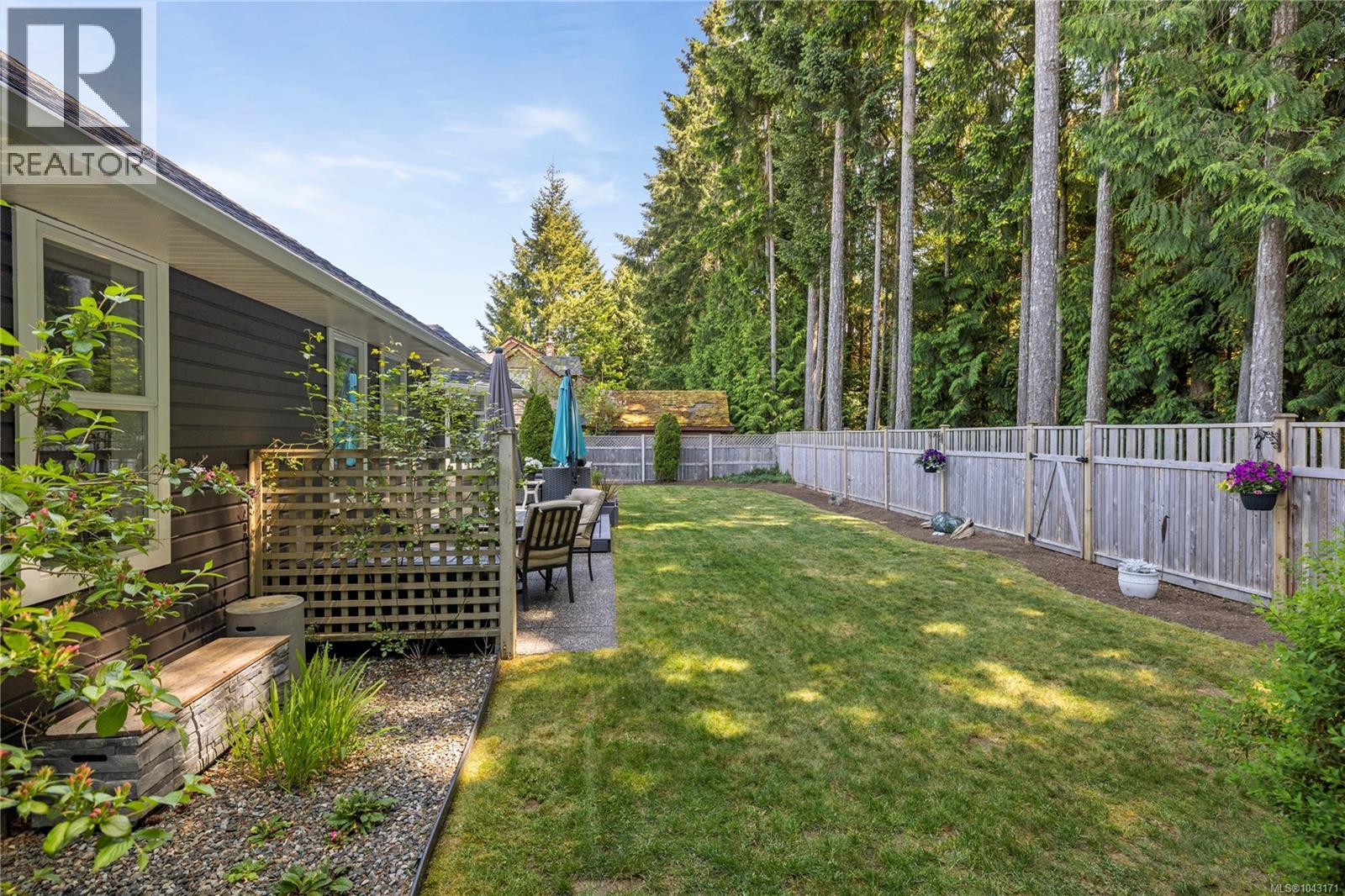 745 Redwood Dr - 55